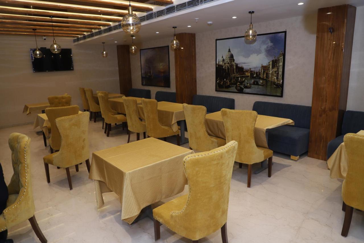 The Royal Class Hotel Gwalior Exterior foto