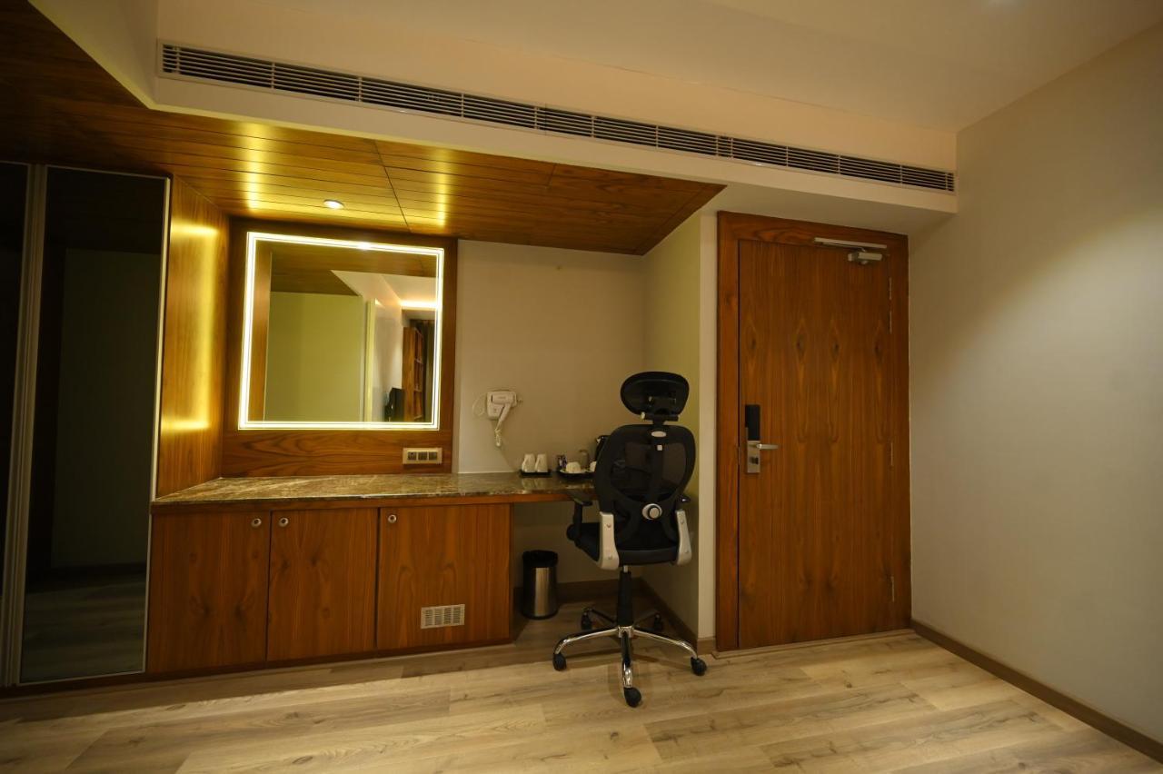 The Royal Class Hotel Gwalior Exterior foto