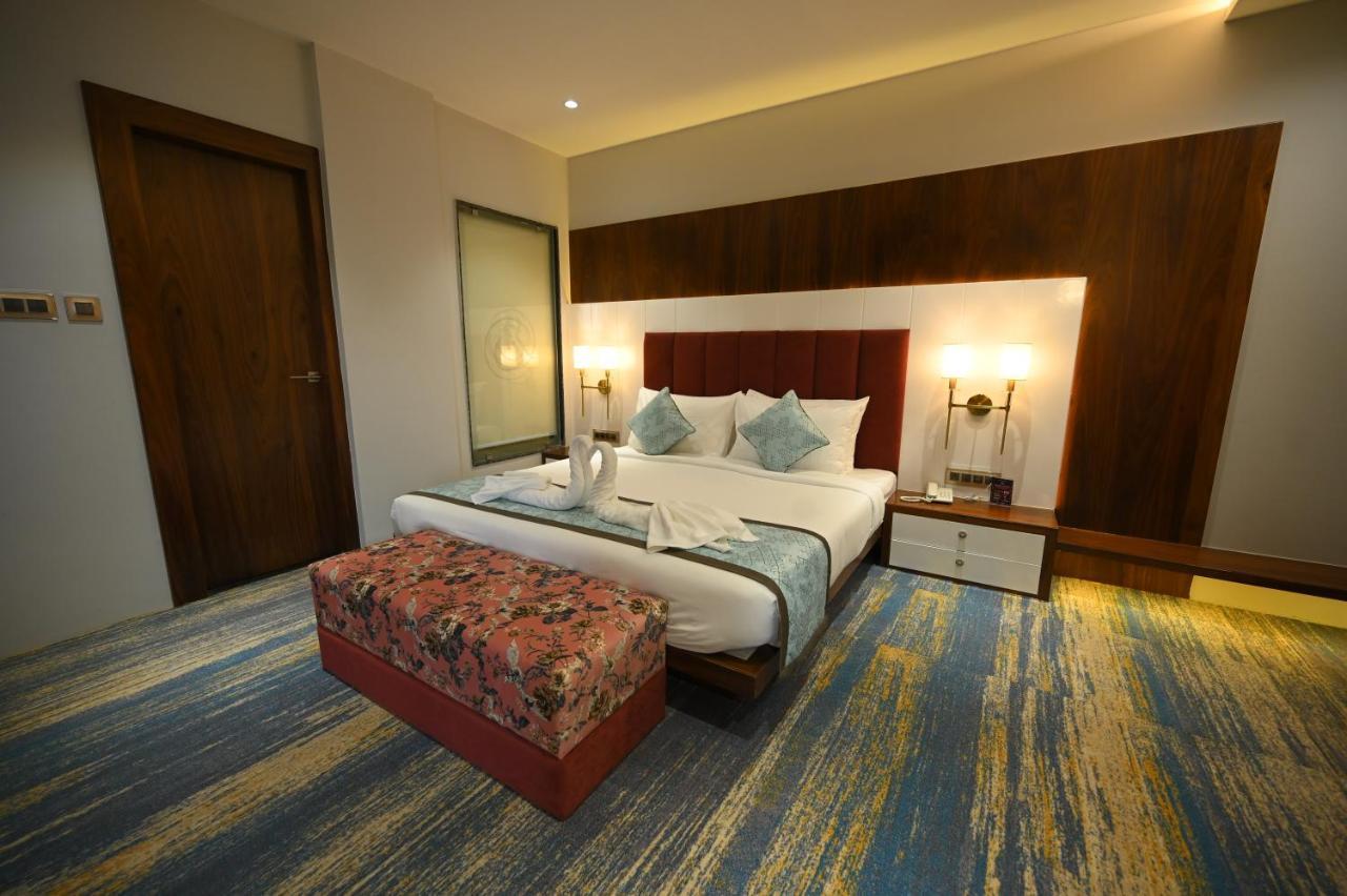The Royal Class Hotel Gwalior Exterior foto